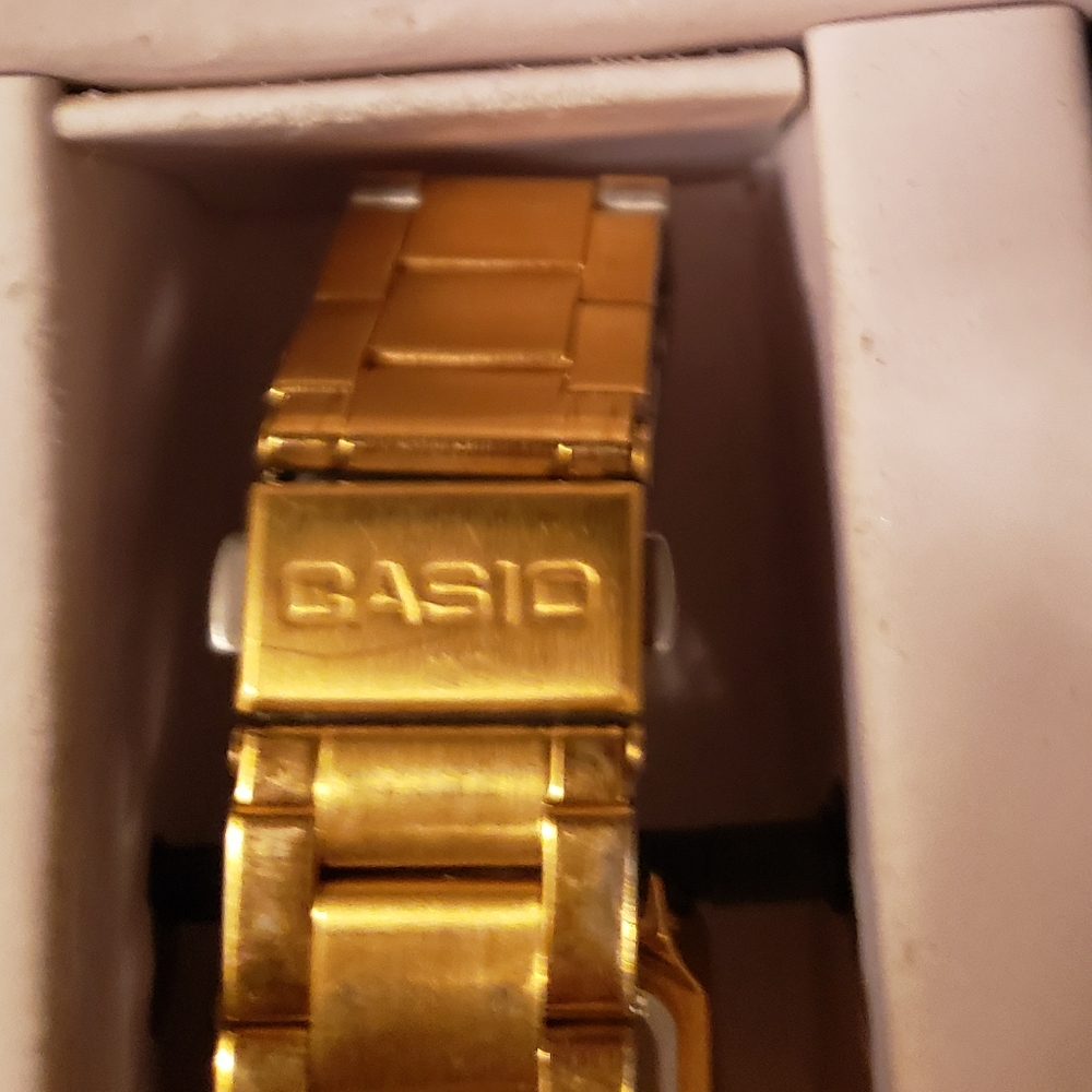 Watch - Picture 3 of 6